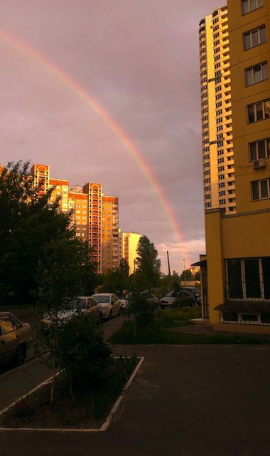 Двойная радуга над Троещиной. Фото: vk.com/troyeshchyna_array