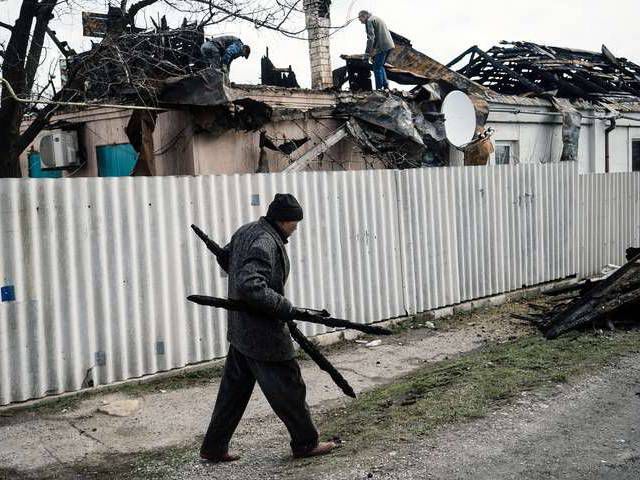 Донецьк після обстрілів. Фото: Соцмережі і AFP