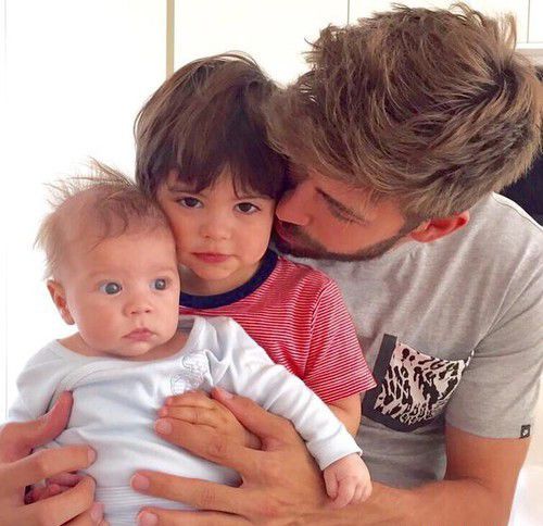 Муж и сыновья Шакиры. фото:instagram.com