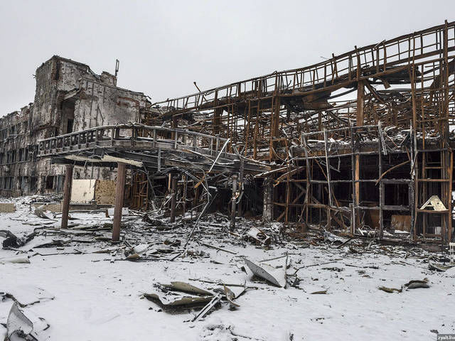 Донецький аеропорт після початку бойових дій. Фото: zyalt.livejournal.com