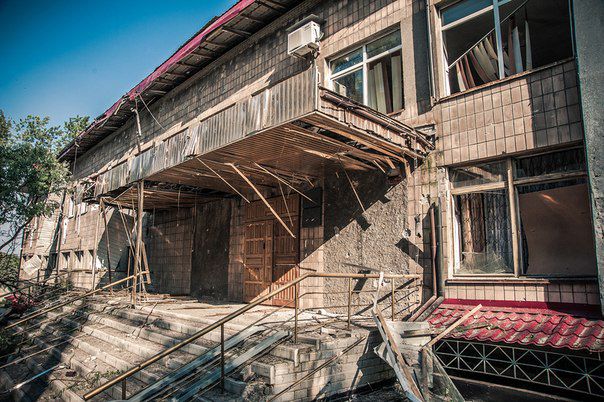Донецкий областной краеведческий музей после начала боевых действий. Фото: Соцсети