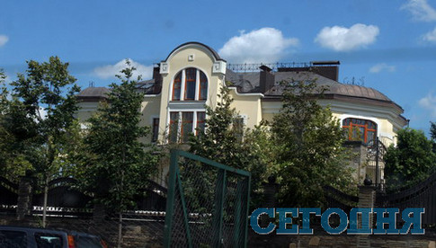 Дом главы Запорожской облгосадминистрации Евгения Червоненко, уверены соседи. Фото Ю. Малащук