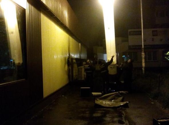 В магазине Roshen на Оболони произошел взрыв, фото Oleksandr Arhat/Twitter ‏