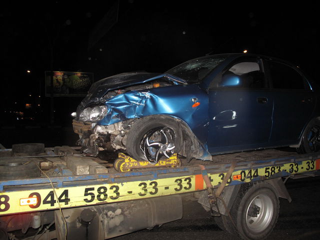После ДТП. Милицейская машина превратилась в груду металла. Фото пресс-службы УГАИ Киева