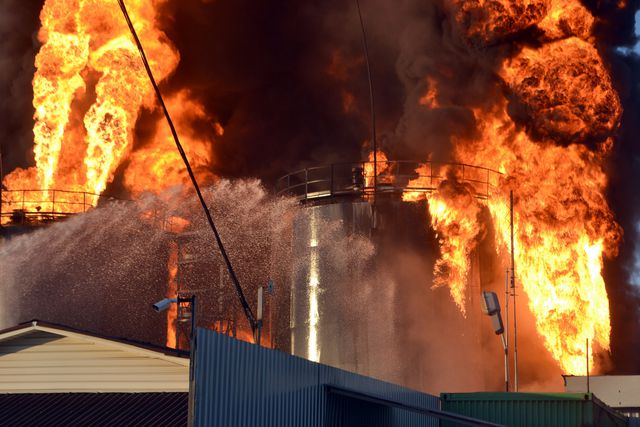 <p>Під Васильковим продовжують гасити масштабну пожежу. Фото: AFP</p>