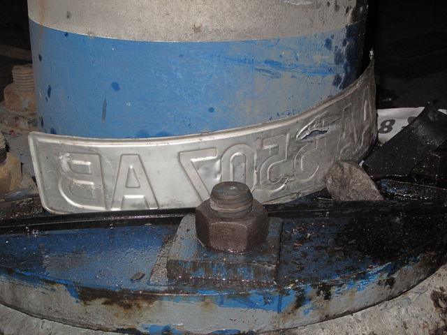 <p>В результаті зіткнення машина перетворилася на купу металобрухту. Фото: прес-служба УДАІ Києва</p>