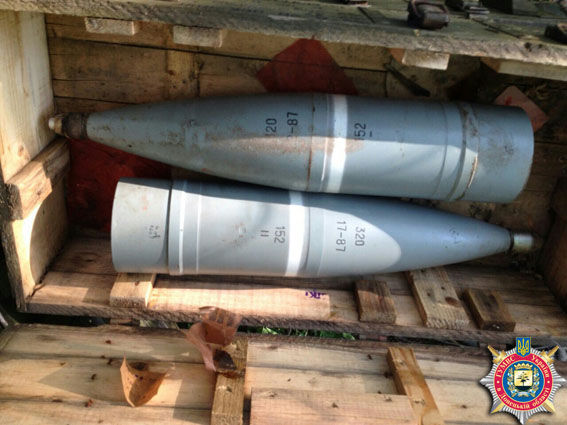 Милиция нашла 20 ящиков боеприпасов. Фото: МВД