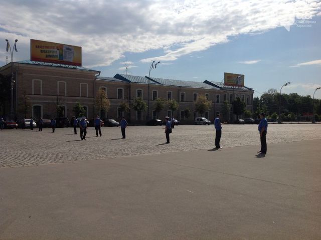 В Харькове вновь перекрыли площадь Свободы из-за звонка о подозрительном предмете. Фото: 057.ua