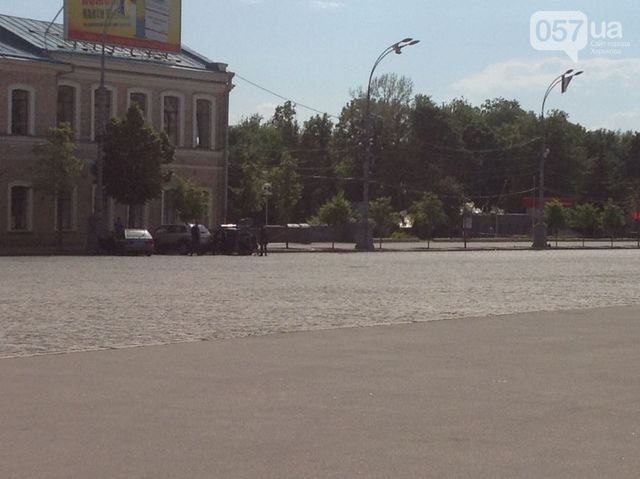 В Харькове вновь перекрыли площадь Свободы из-за звонка о подозрительном предмете. Фото: 057.ua
