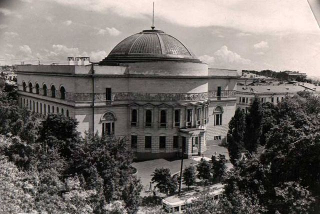 Вид на Киевский городской дом учителя (в том время Педагогический музей). Фото: Георгий Угринович