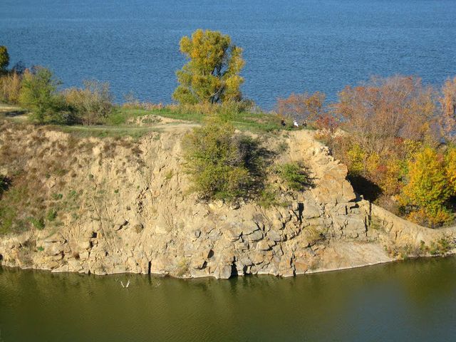 <p>Кодацька фортеця. Фото: static.panoramio.com і wikimapia.org</p>