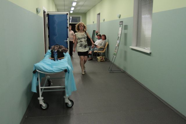 У коридорі чекають пацієнти. | Фото: Григорій Салай