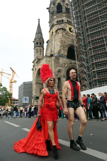 <p>У Кельні відбувся один з найбільших у світі гей-парадів, фото AFP</p>