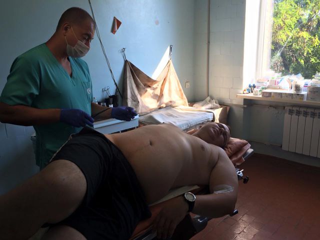 Дмитрий Булатов получил ранение. Фото: facebook.com/dmitry.bulatov