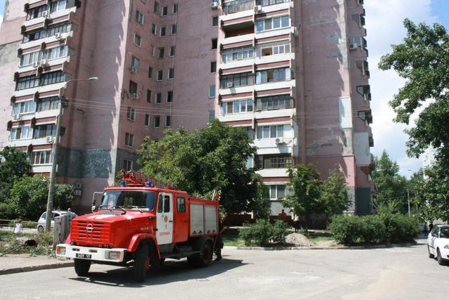 Пожар в запорожской многоэтажке. Фото: ГСЧС