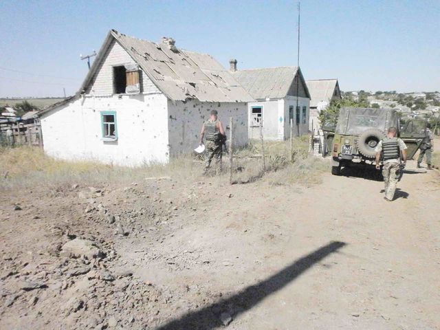 Боевики обстреляли Гранитное из самоходной артиллерийской установки 122 мм, фото Facebook/пресс-центр АТО