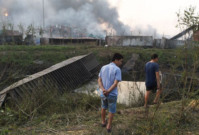<p>Кількість жертв потужного вибуху в Тяньцзині збільшилася до 17 осіб, фото AFP</p>