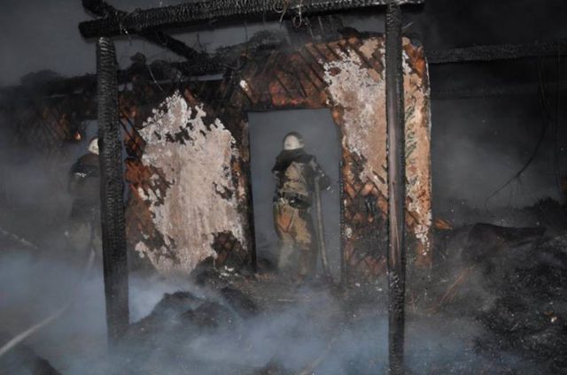 <p><span>Пожежа на Запорізькій Січі. Фото: ДСНС</span></p>