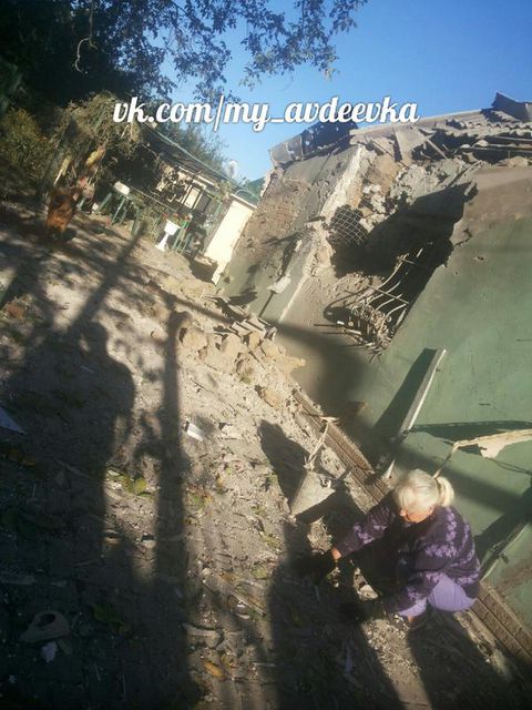 Авдеевка и Красногоровка после обстрелов. Фото: соцсети и mediarnbo.org