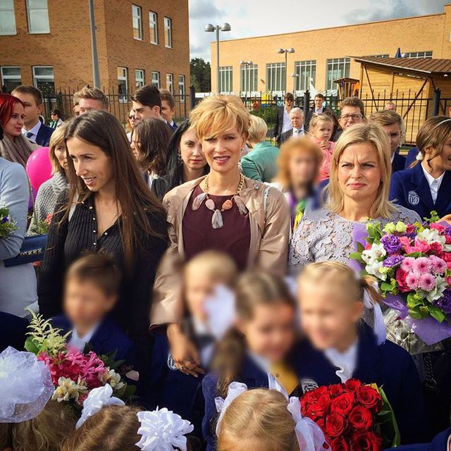 Олеся Судзиловская отвела сына в первый класс . Фото: соцсети