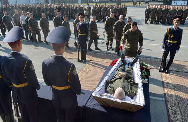 <p>Під Києвом попрощалися з Ігорем Дебріним. Фото: AFP</p>