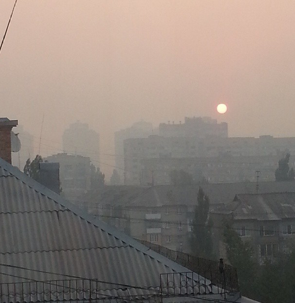<p>Київ затягнуло димом. Фото: соцмережі</p>