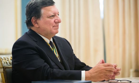 Порошенко вручил орден Свободы экс-президенту Еврокомиссии Баррозу, фото FacebookПетра Порошенко