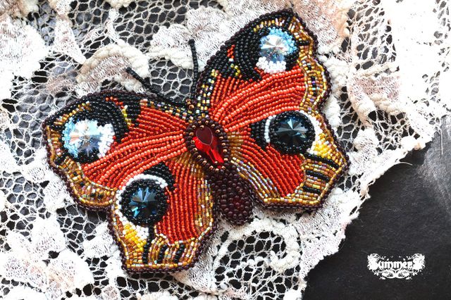 Бабочки — излюбленная тема в творчестве Елены. Фото из архива Е. Осокиной<br />

