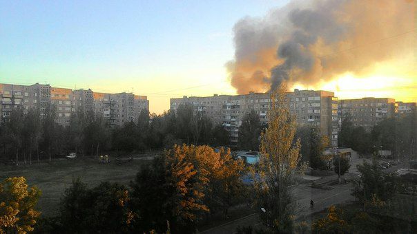 <p>Вибух і пожежа в Донецьку. Фото: соцмережі</p>