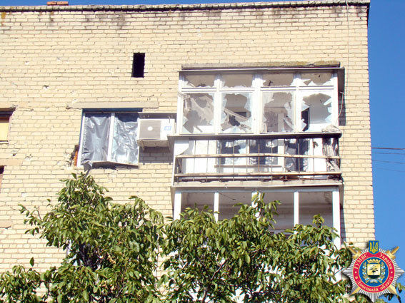 В некоторые дома Марьинки и Красногоровки уже не вернется жизнь. Фото: МВД