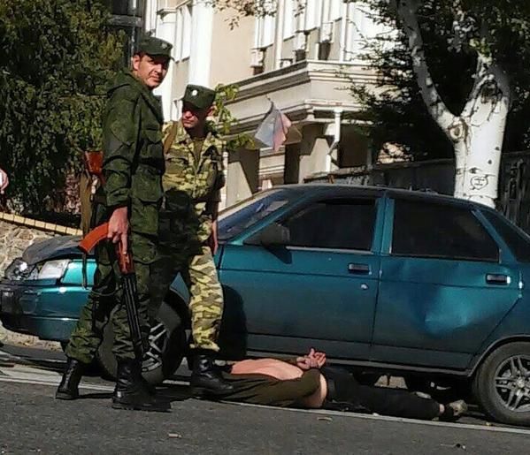 <p>Бойовики влаштували розборки в Донецьку. Фото: Твіттер</p>