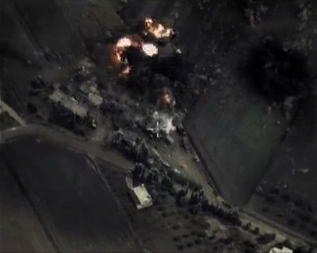 Сирия. Фото с борта российского Су-25 во время ударов по непонятным целям<br />
