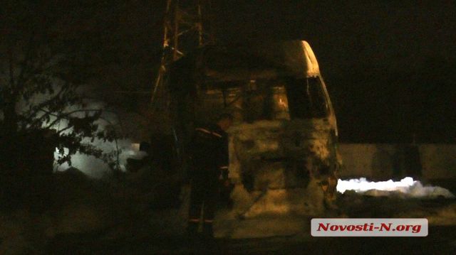 <p>У Миколаєві прямо на заправці загорівся бензовоз – згоріла АЗС і два автомобілі</p>