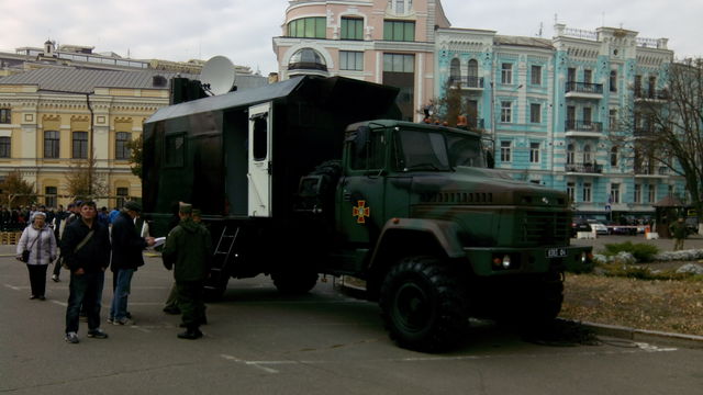 В Киеве проходит выставка вооружения. Фото: Д. Нинько