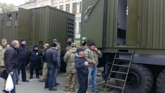 В Киеве проходит выставка вооружения. Фото: Д. Нинько