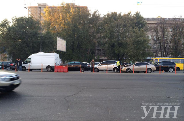 <p>Аварія на проспекті Перемоги. Фото: УНН</p>