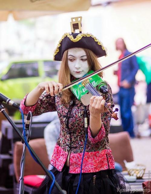 Екатерина из военного оркестра. Фото: culturemeter.od.ua