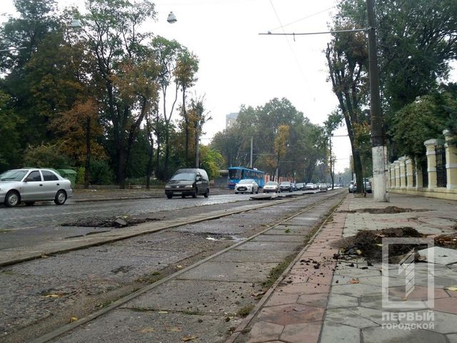 <p>Громадські діячі рятують зелений в минулому бульвар. Фото: 1tv.od.ua, facebook.com/groups/950059025055400</p>