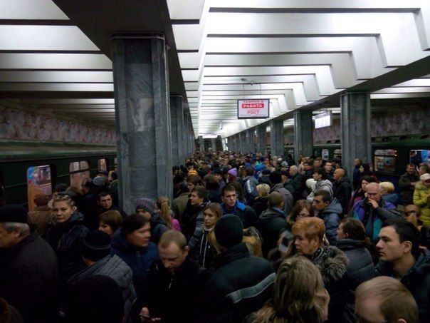 В харьковском метро сломался поезд. Фото: vk.com/only_kharkov