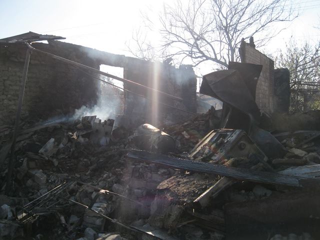 <p>У місті зруйновані десятки будинків. Фото: Фейсбук</p>