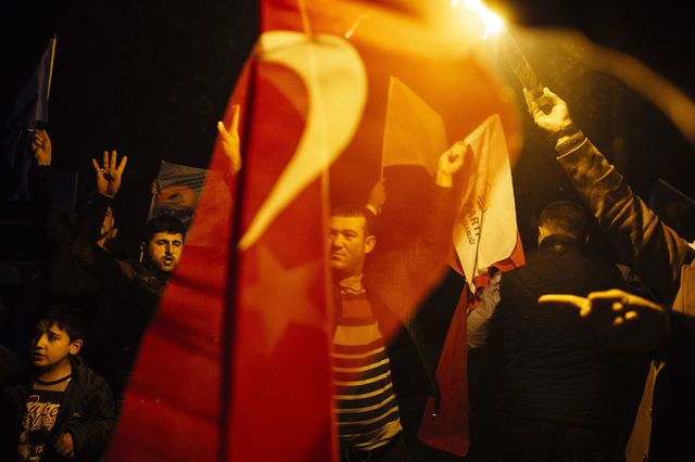 <p>У Туреччині проходять протести через перемогу партії Ердогана, фото AFP</p>