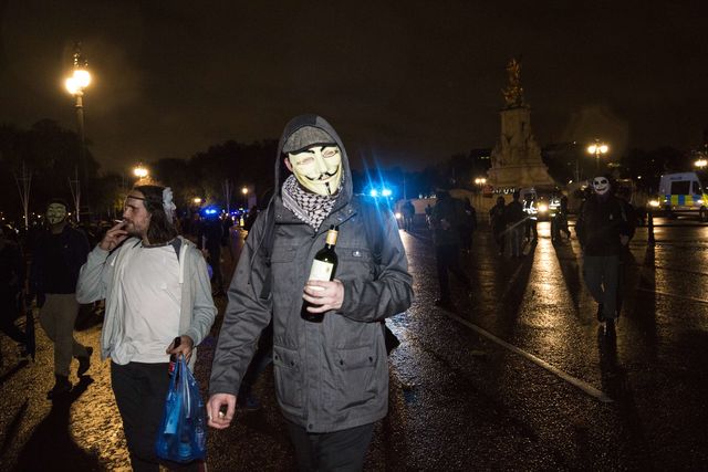 В центре Лондона проходит "Марш миллиона масок", фото AFP