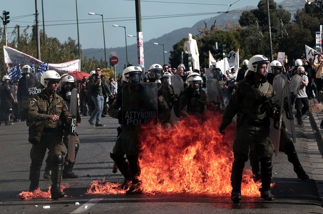 В Афинах продолжается акция протеста. Фото: AFP
