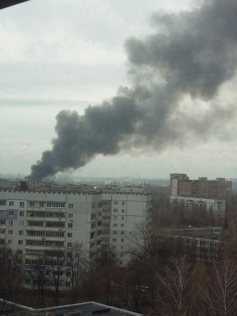 <p>Пожежа на "Барабашово". Фото: /vk.com/h_kharkov, vk.com/kharkov_city_ua</p>