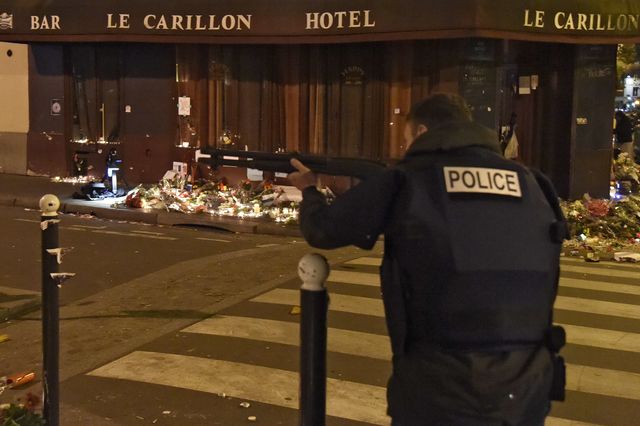 <p>На вулиці Парижа вивели багато поліції. Фото: AFP</p>