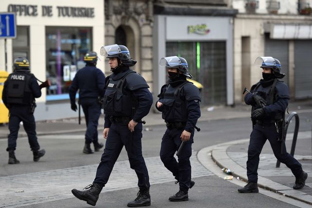 <p>Спецоперація в Парижі. Фото: AFP</p>