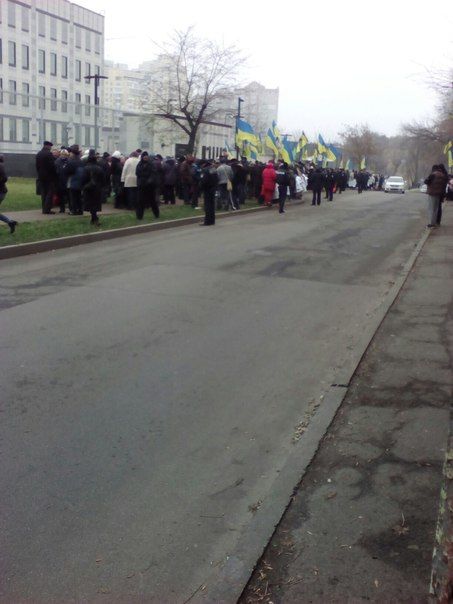 Митинг под посольством США. Фото: vk.com/typical_kiev