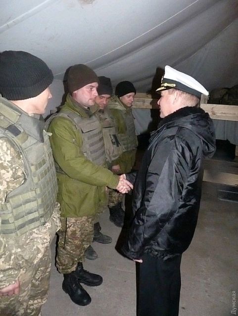 Візит. Військових відвідав віце-адмірал Сергій Гайдук. Фото: dumskaya.net