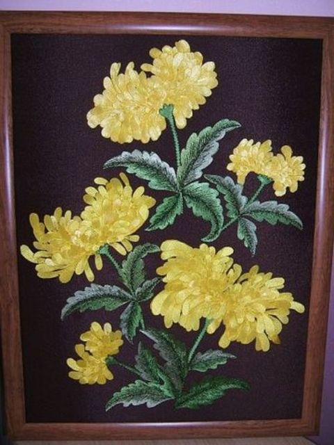 Желтые цветы. Тонкая работа. Фото из архива В. Рызовой-Буйлиной
