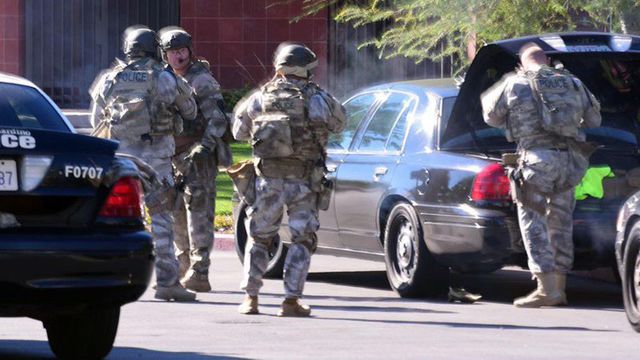 Жертвами калифорнийских стрелков стали 14 человек , фото AFP